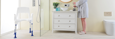 Tabouret de douche fixe Invacare Aquatec Pico