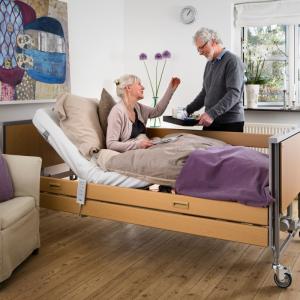 lit medicalise invacare accent personne agee