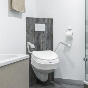 Réhausse WC Invacare Aquatec 900