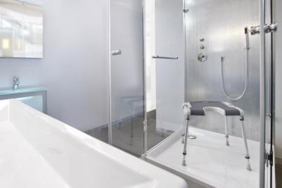 Tabouret de douche Invacare Aquatec Sorrento - Personne agée